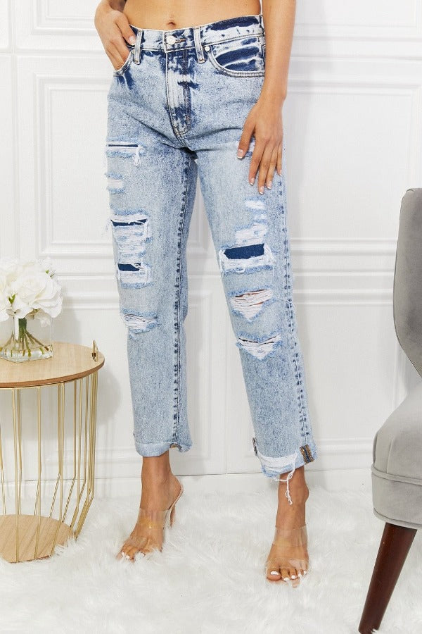 Jeans Kancan Kendra High Rise Distressed Straight Jeans Light / 1(25) Trendsi